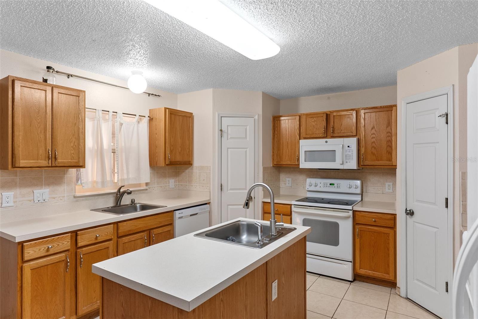 RANDA RIDGE PH 01 - Residential