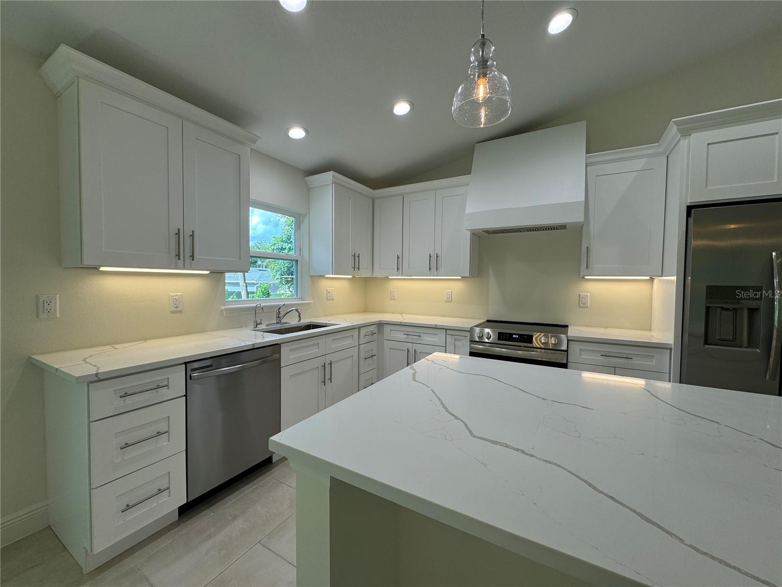 WEST HIGHLANDS - Residential Lease