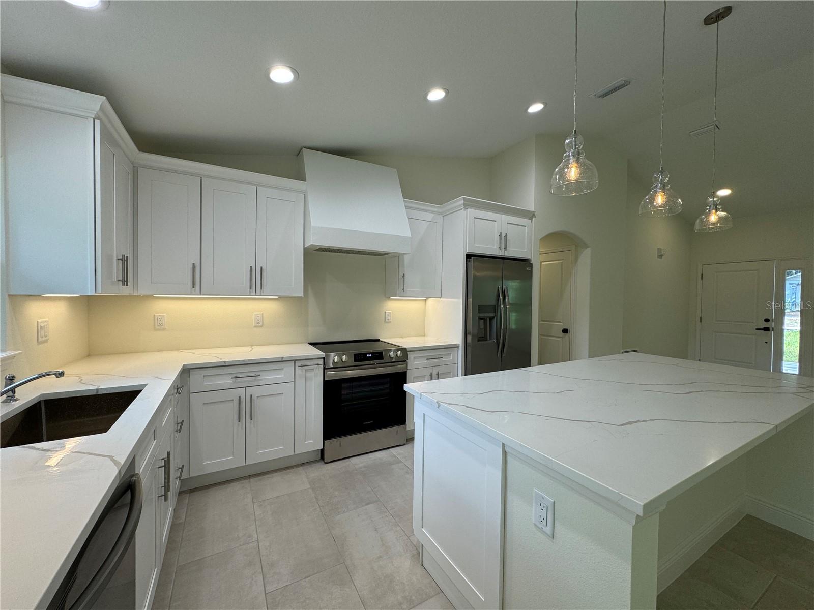 WEST HIGHLANDS - Residential Lease