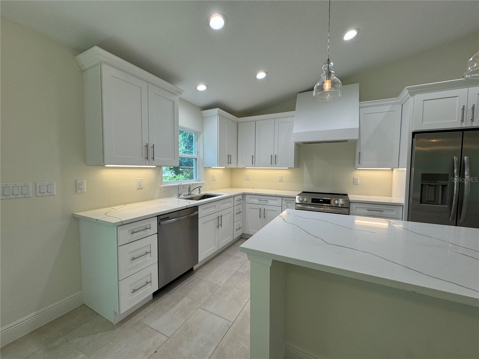 WEST HIGHLANDS - Residential Lease