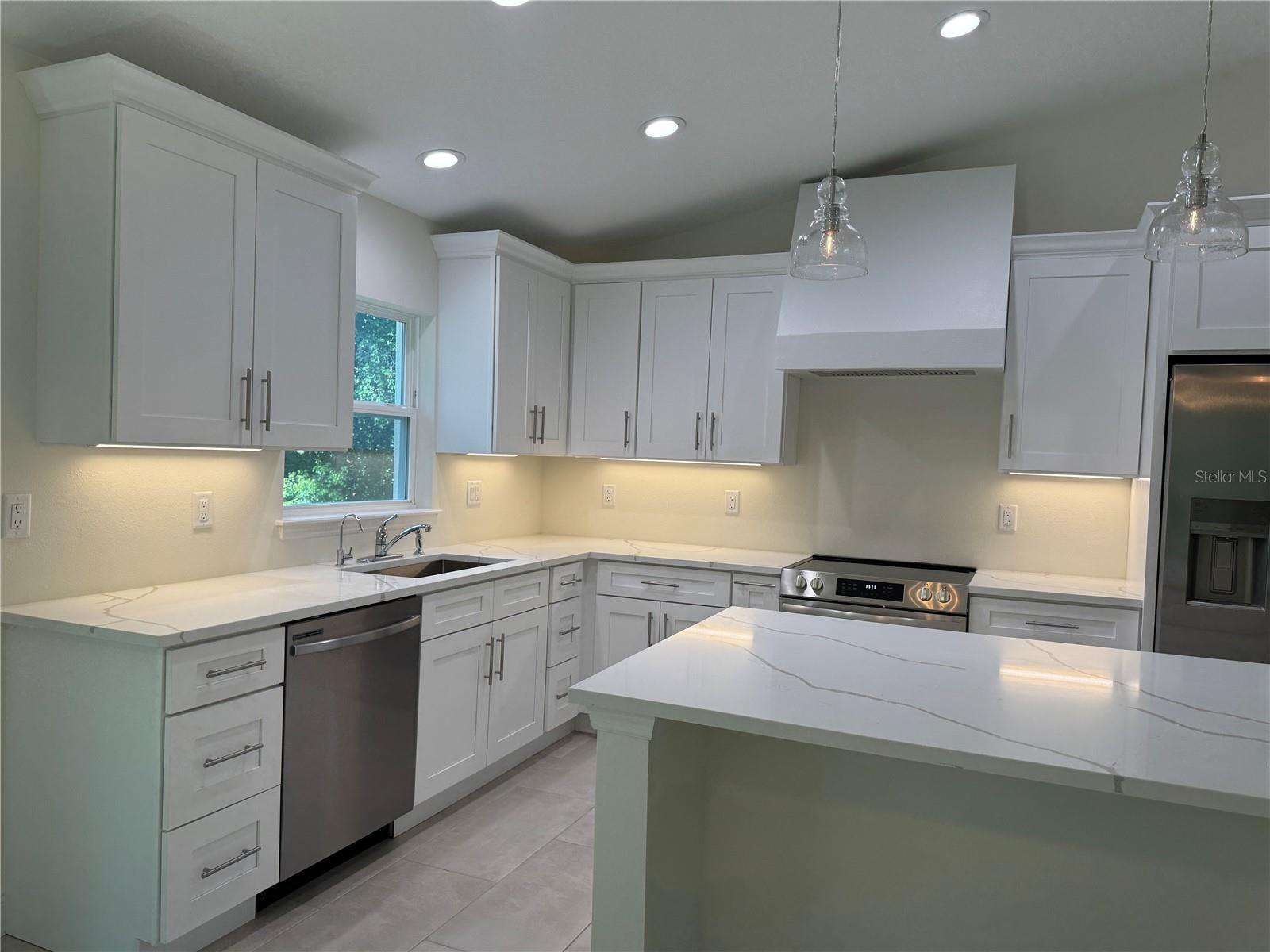 WEST HIGHLANDS - Residential Lease