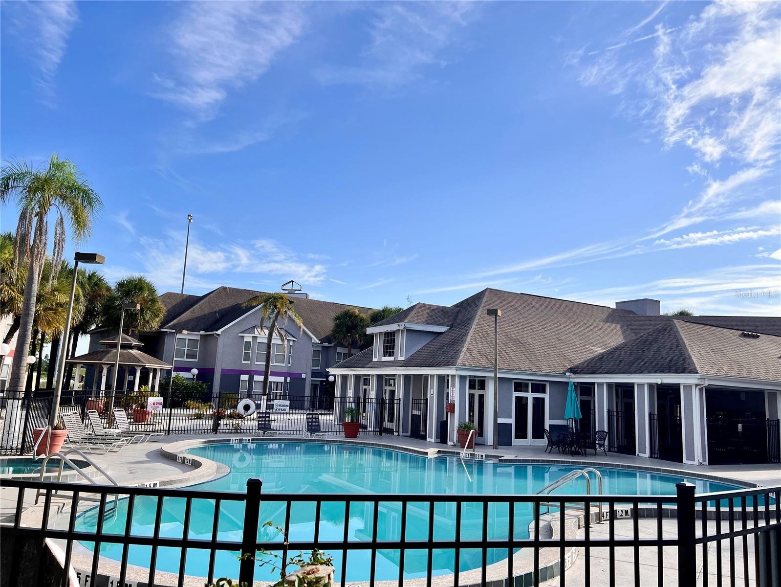 PARKWAY PALMS RESORT MAINGATE CONDO - Residential