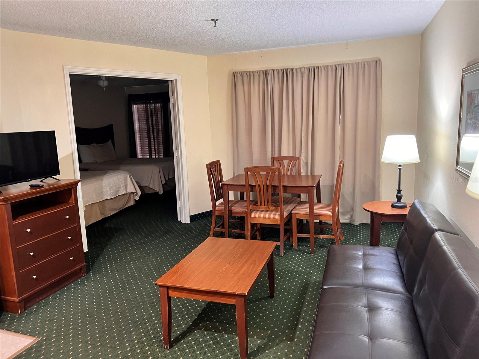 PARKWAY PALMS RESORT MAINGATE CONDO - Residential