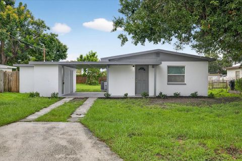 Photo of 5206 S 80th Street, Tampa, FL 33619 (MLS # TB8421143) Photo of 5206 S 80th Street, Tampa, FL 33619 (MLS # TB8421143)