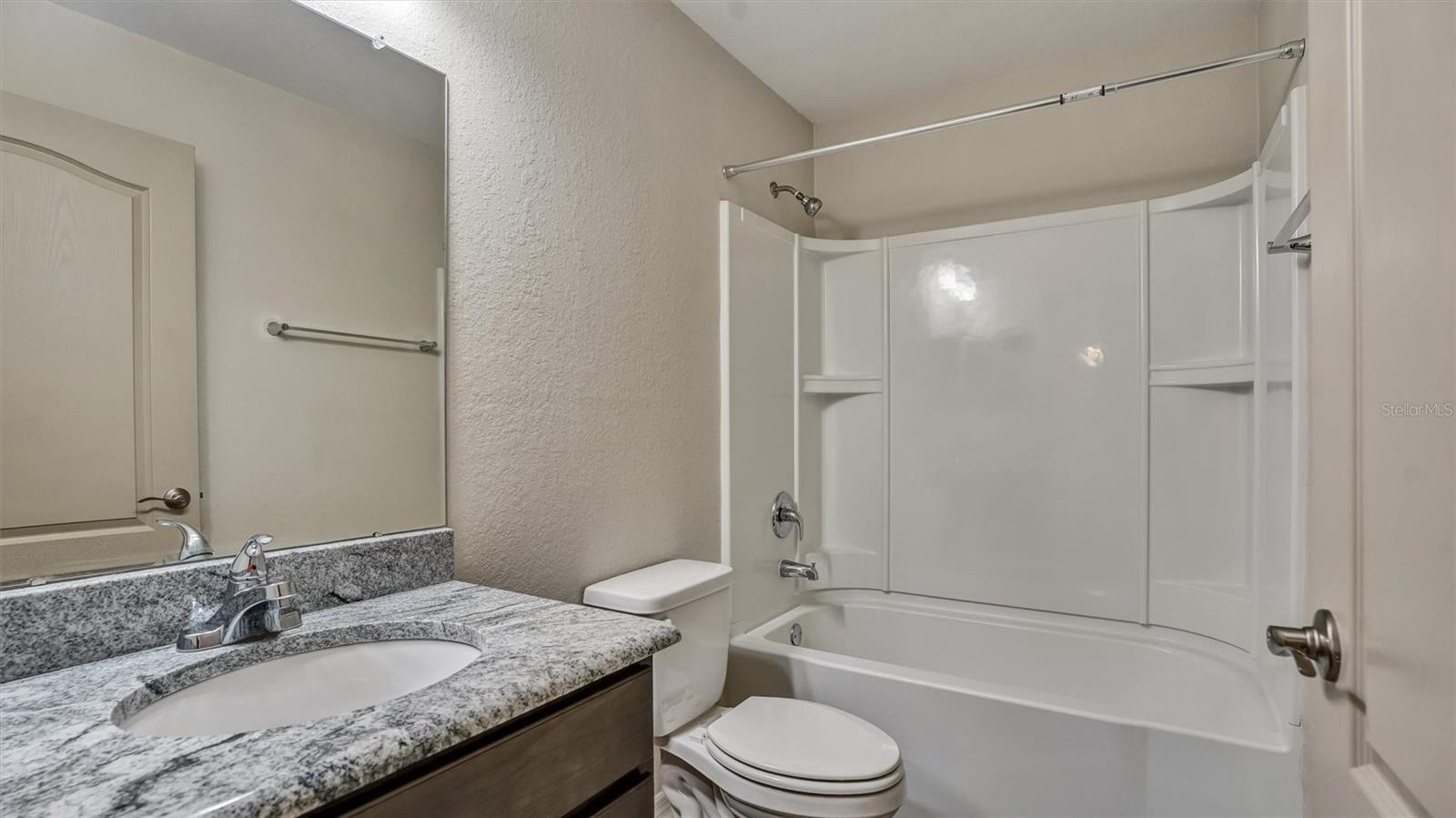COVE/EAGLE LAKE - Residential Lease