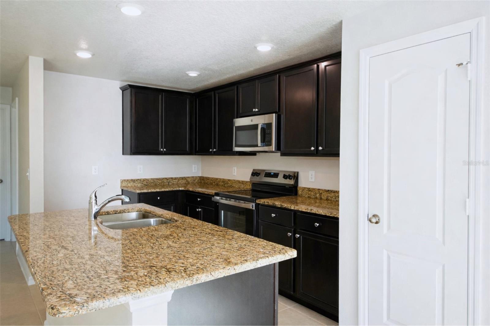 MASCOTTE LAKE JACKSON RIDGE PH 02 - Residential