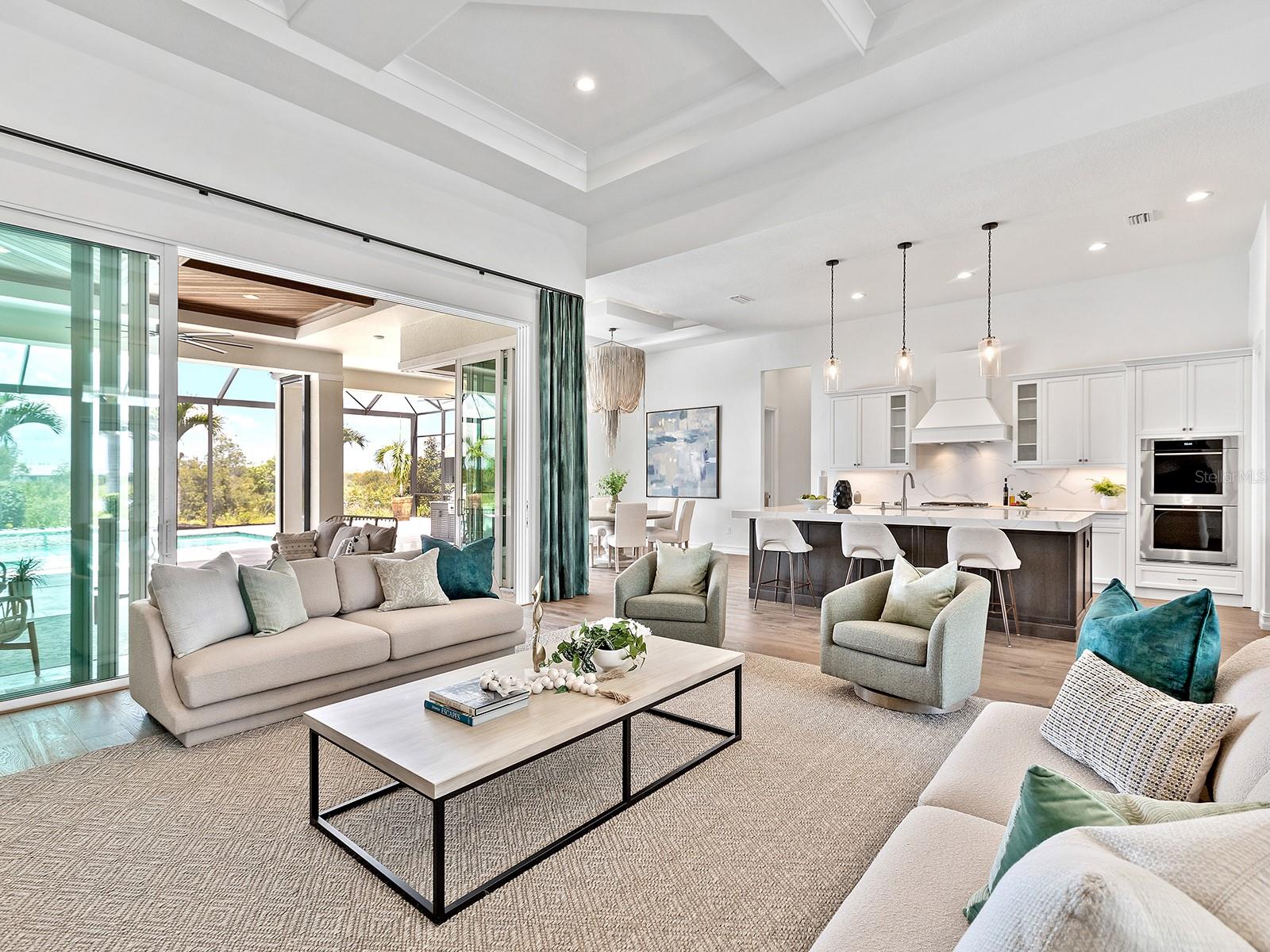 LAKE CLUB - Residential