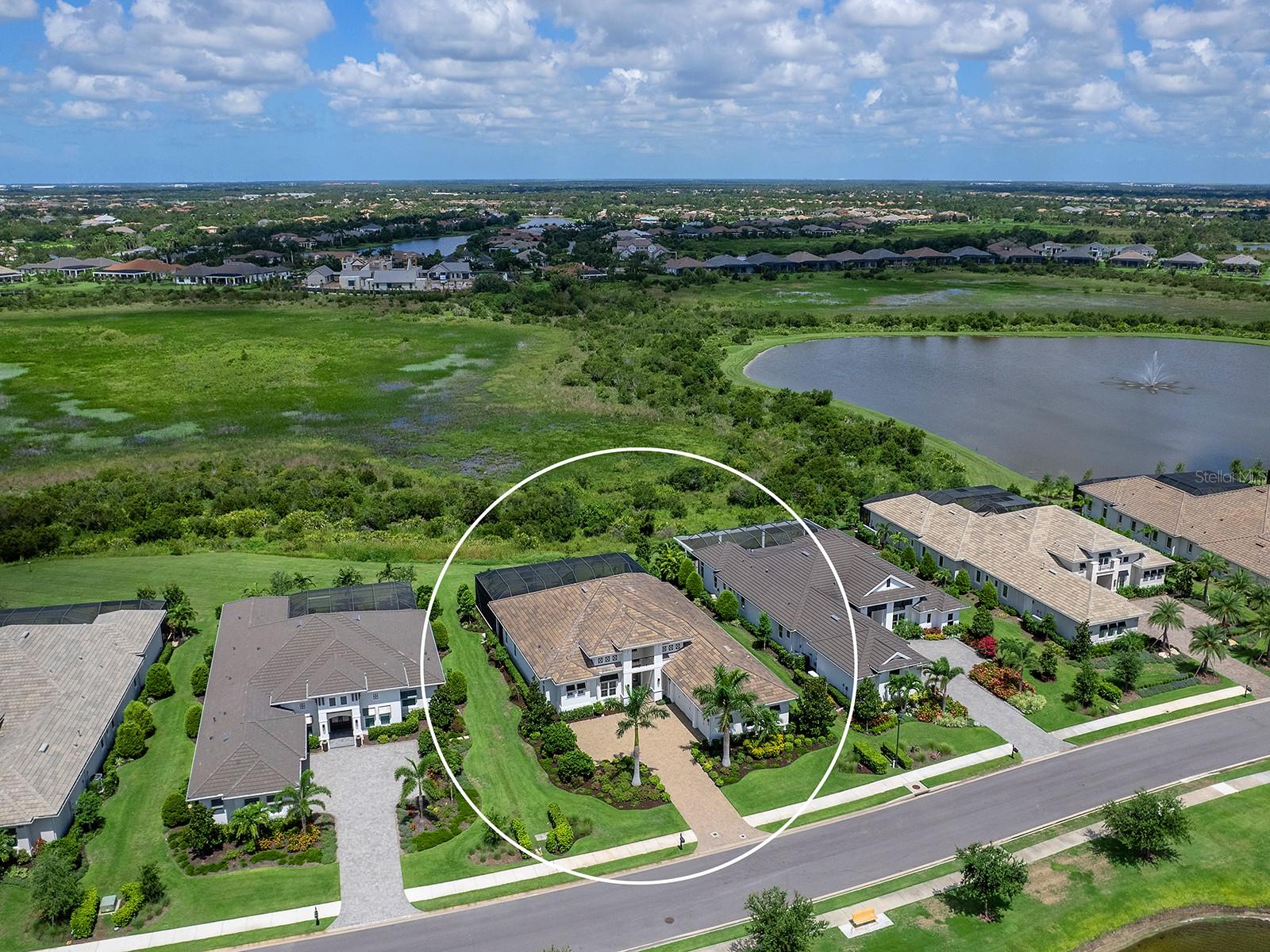 LAKE CLUB - Residential