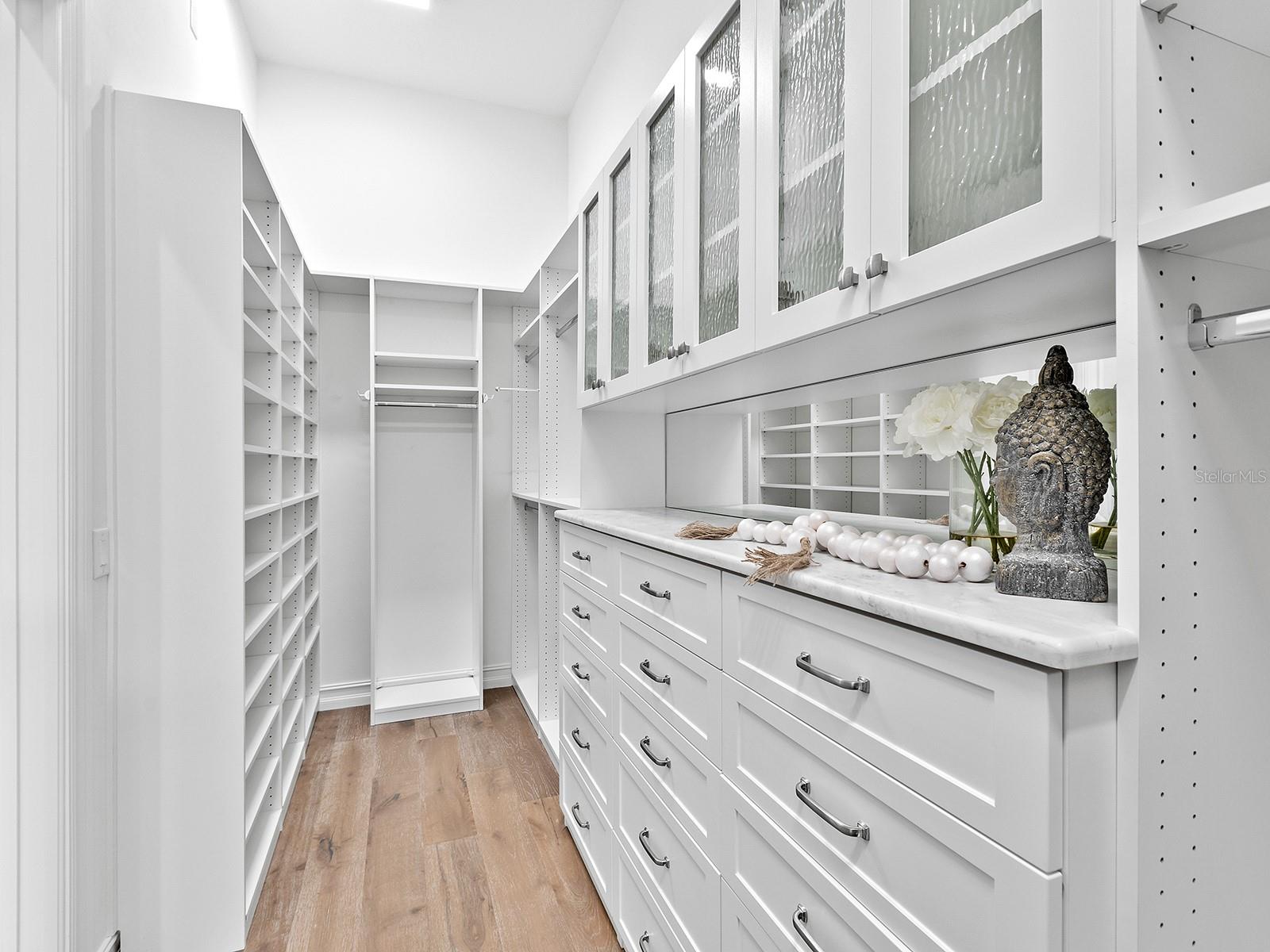 LAKE CLUB - Residential