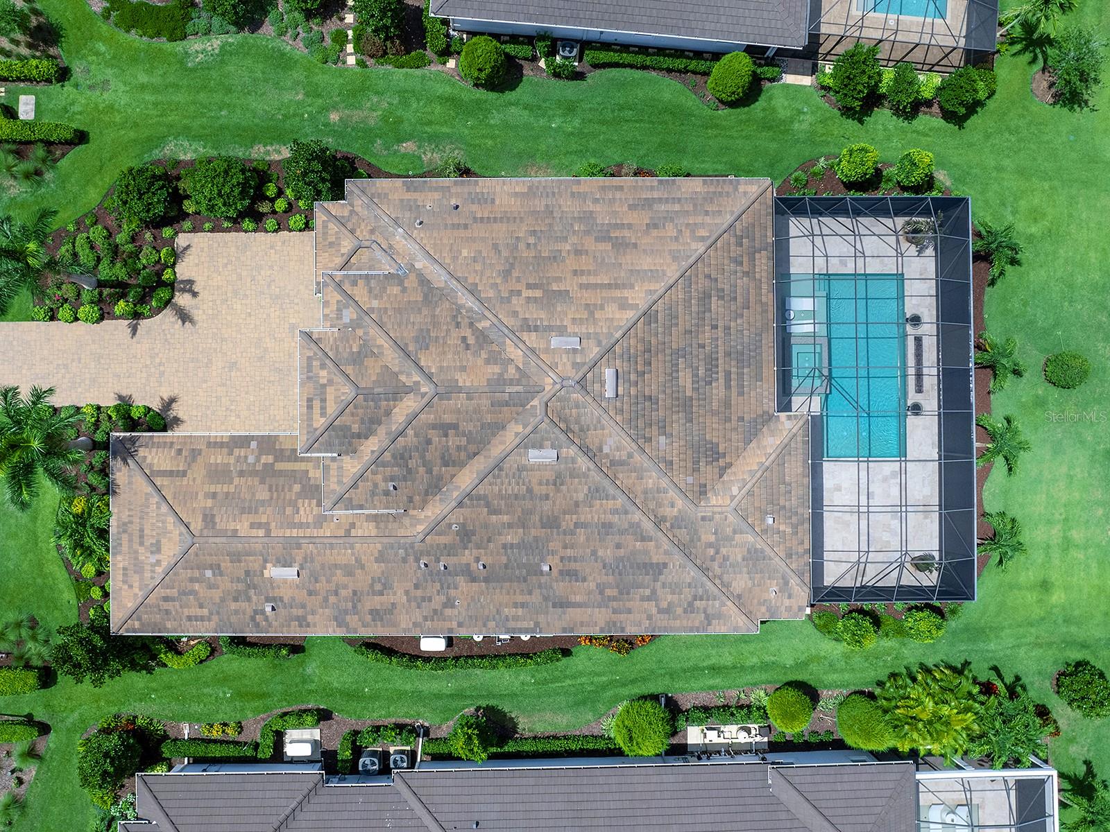 LAKE CLUB - Residential