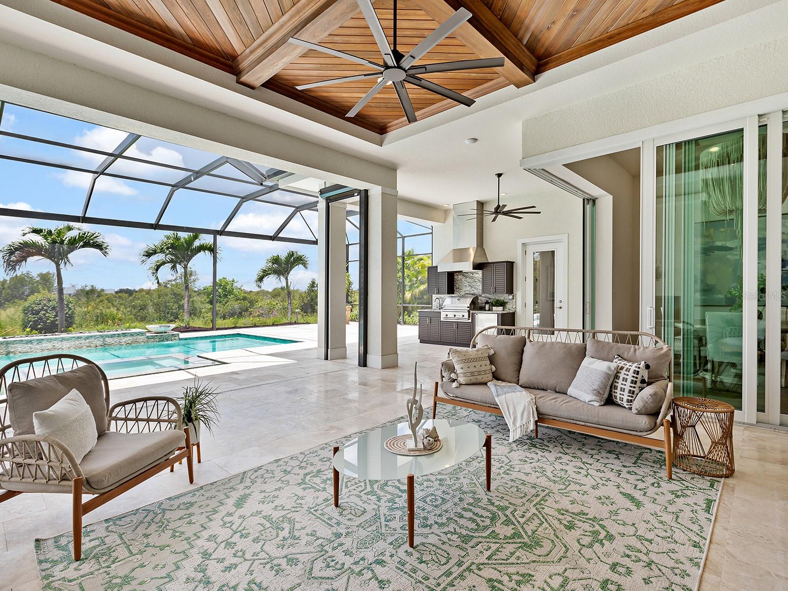 LAKE CLUB - Residential