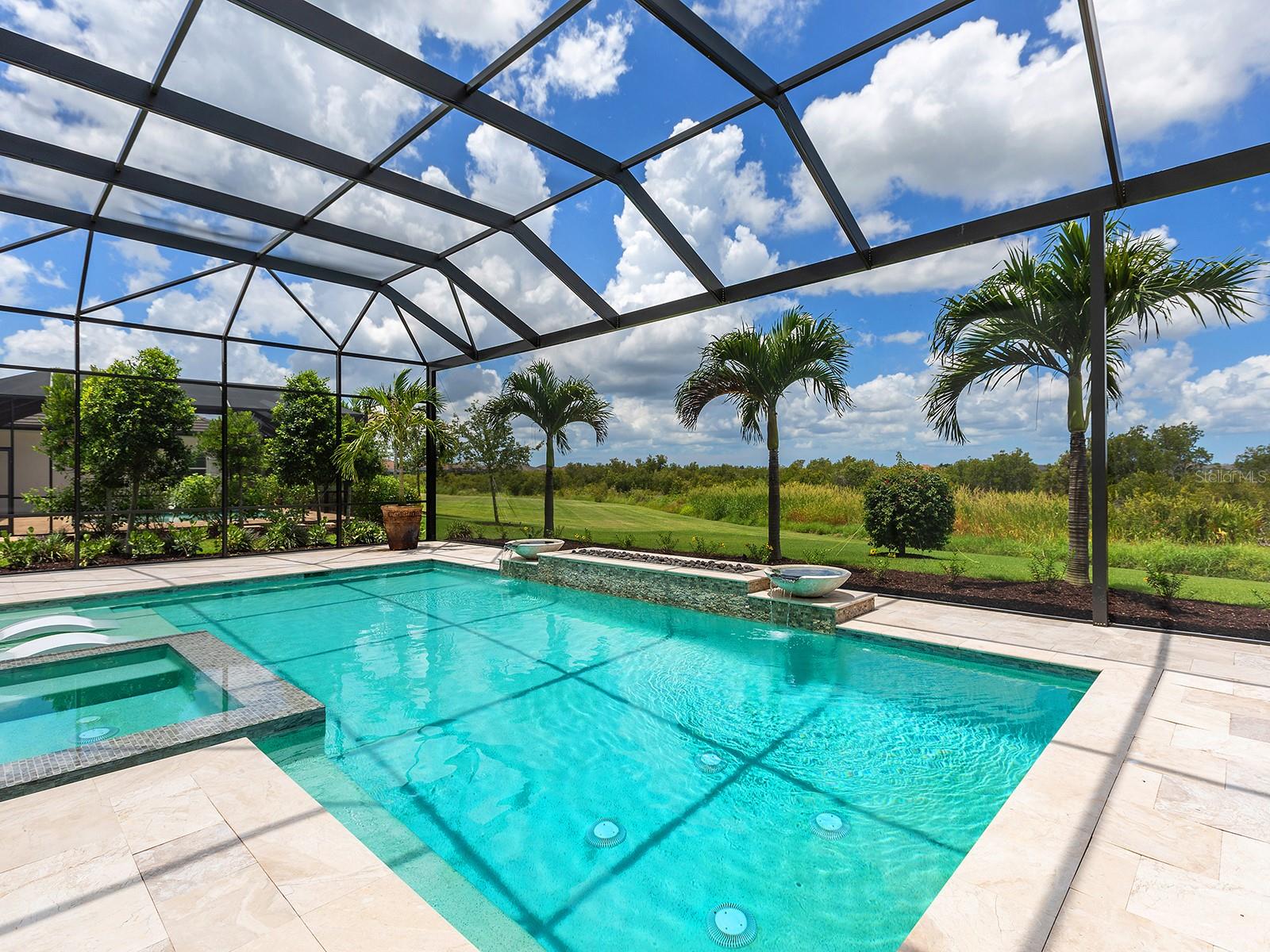 LAKE CLUB - Residential