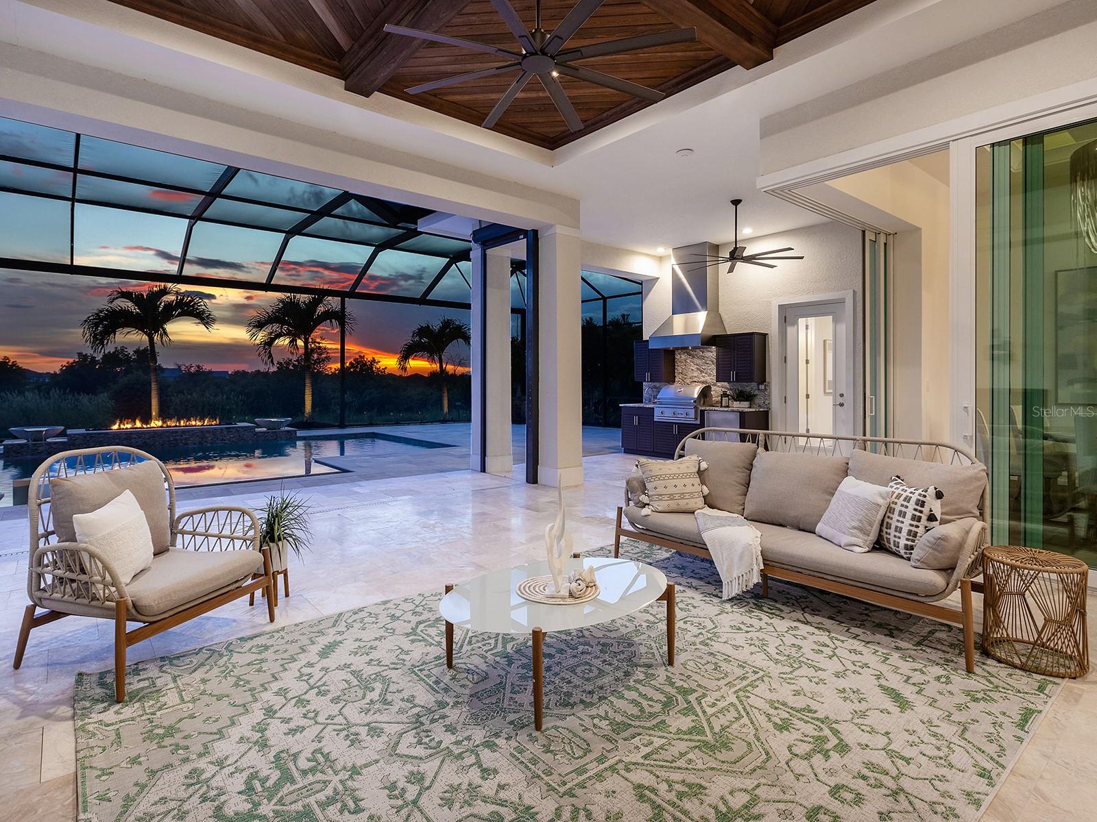 LAKE CLUB - Residential