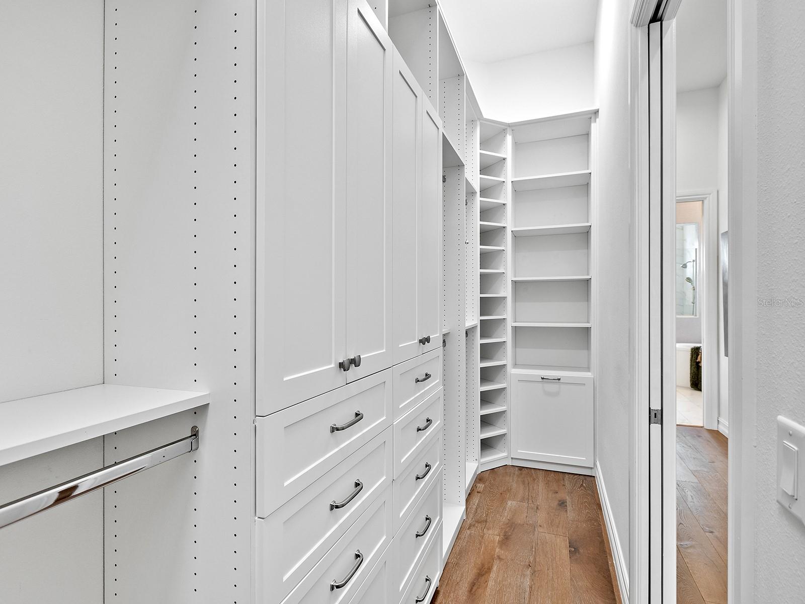 LAKE CLUB - Residential