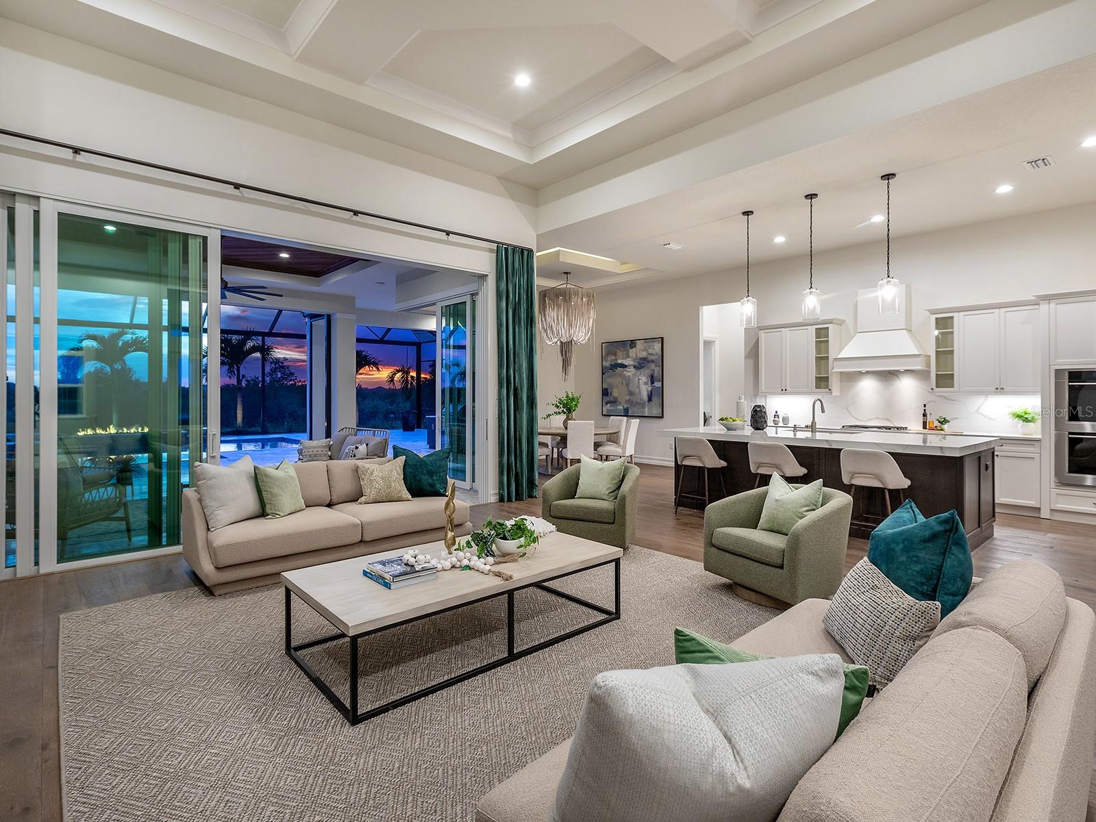 LAKE CLUB - Residential