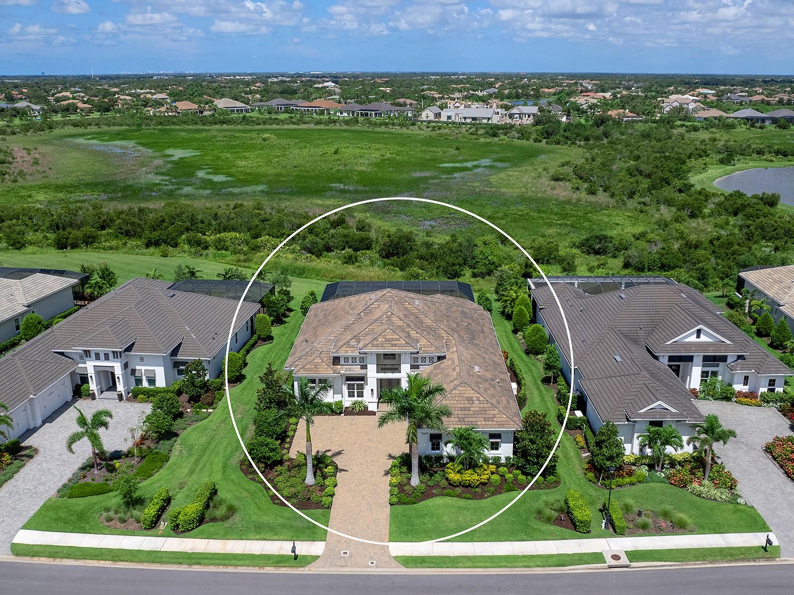 LAKE CLUB - Residential