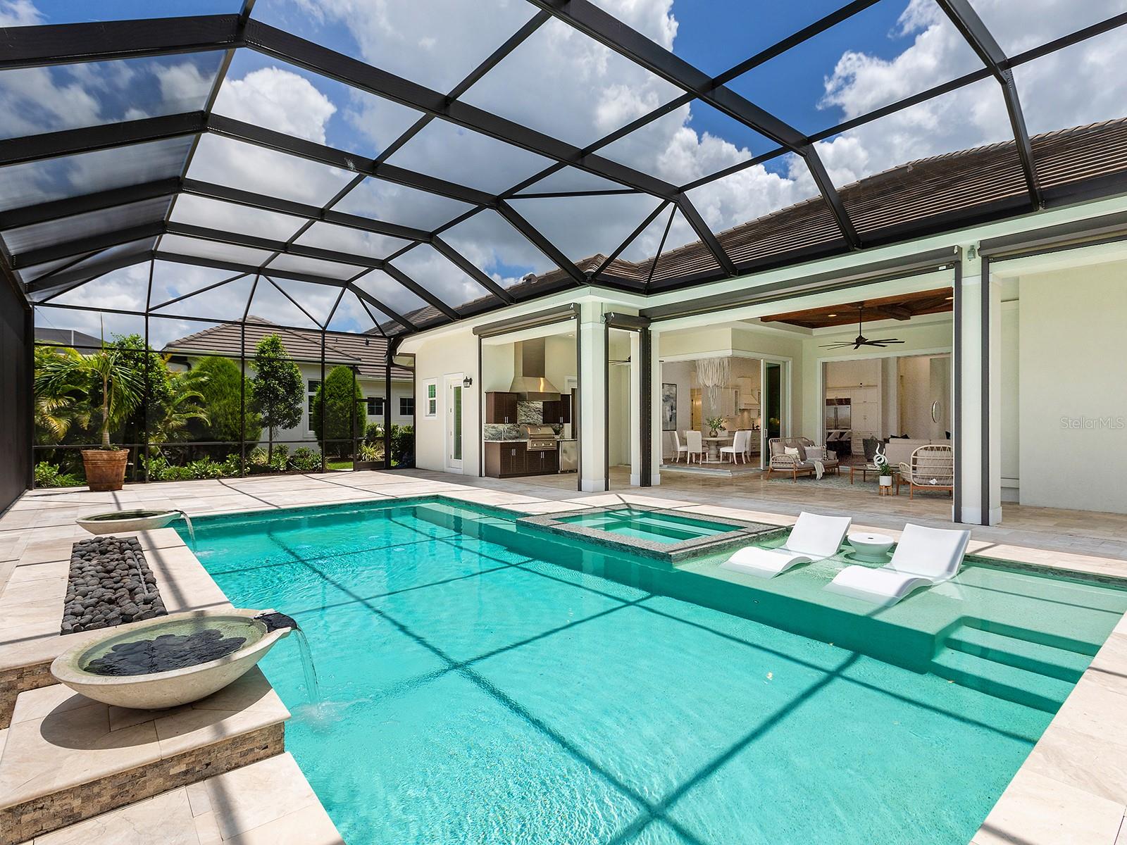 LAKE CLUB - Residential