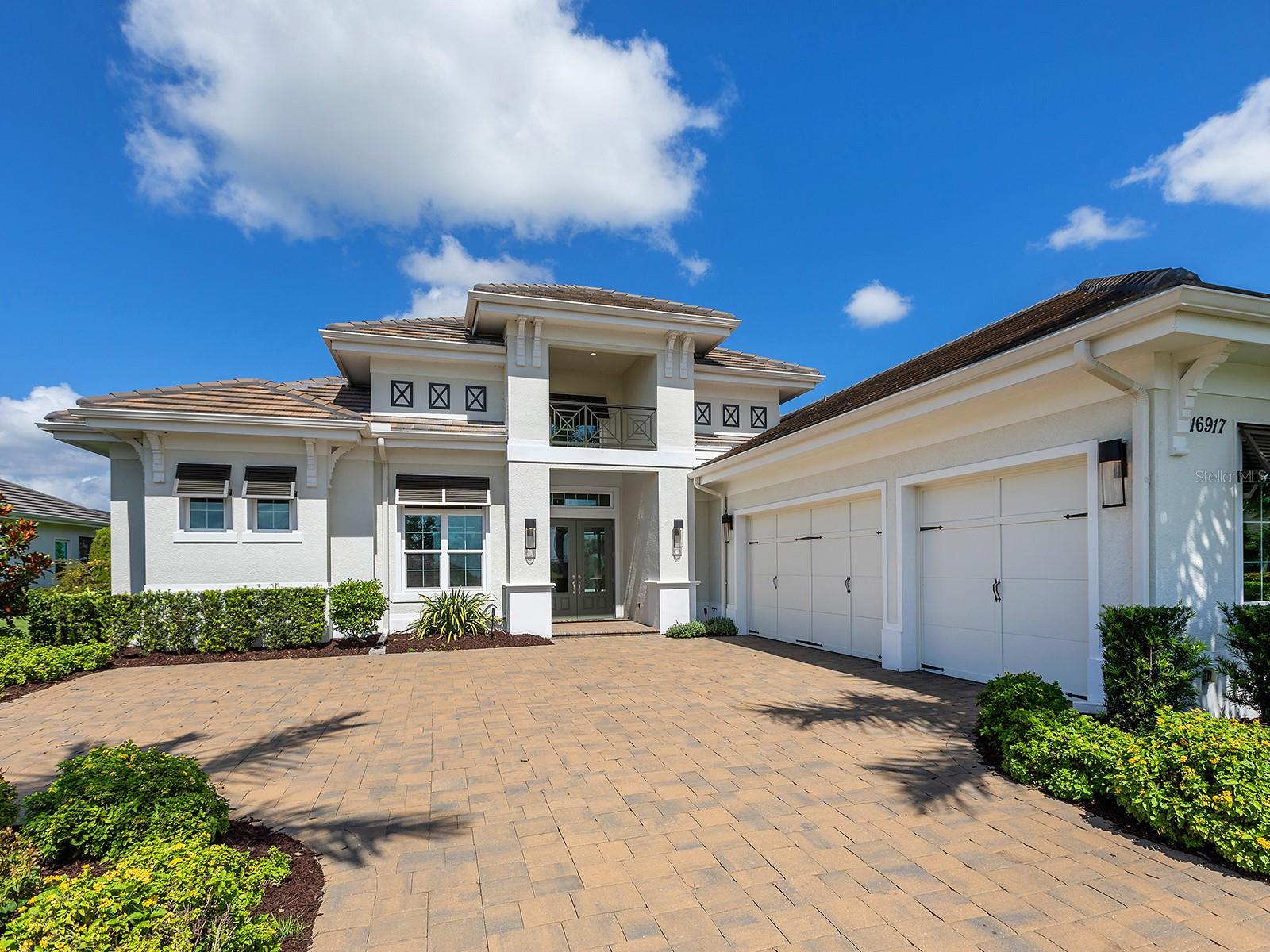 LAKE CLUB - Residential