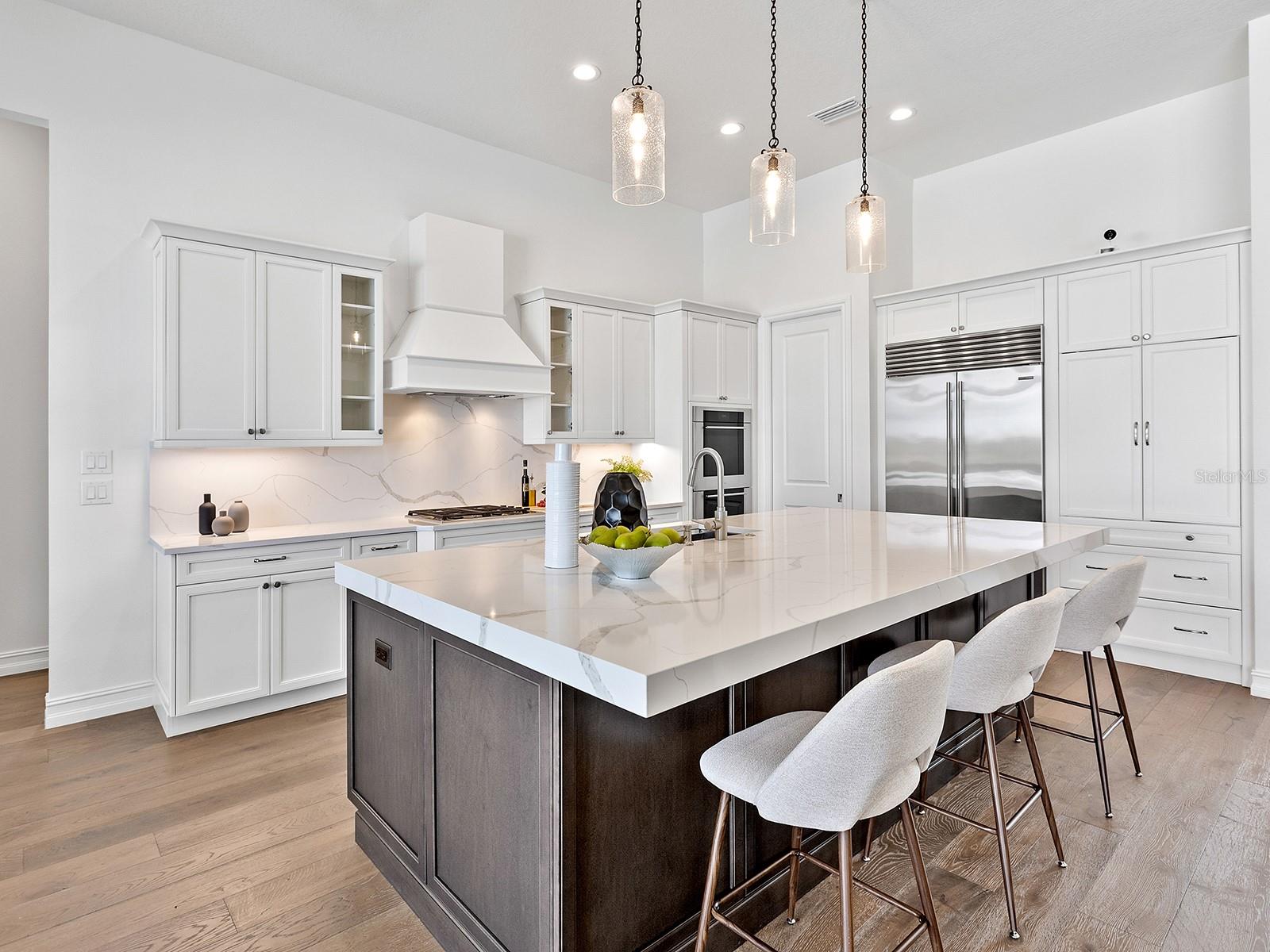 LAKE CLUB - Residential