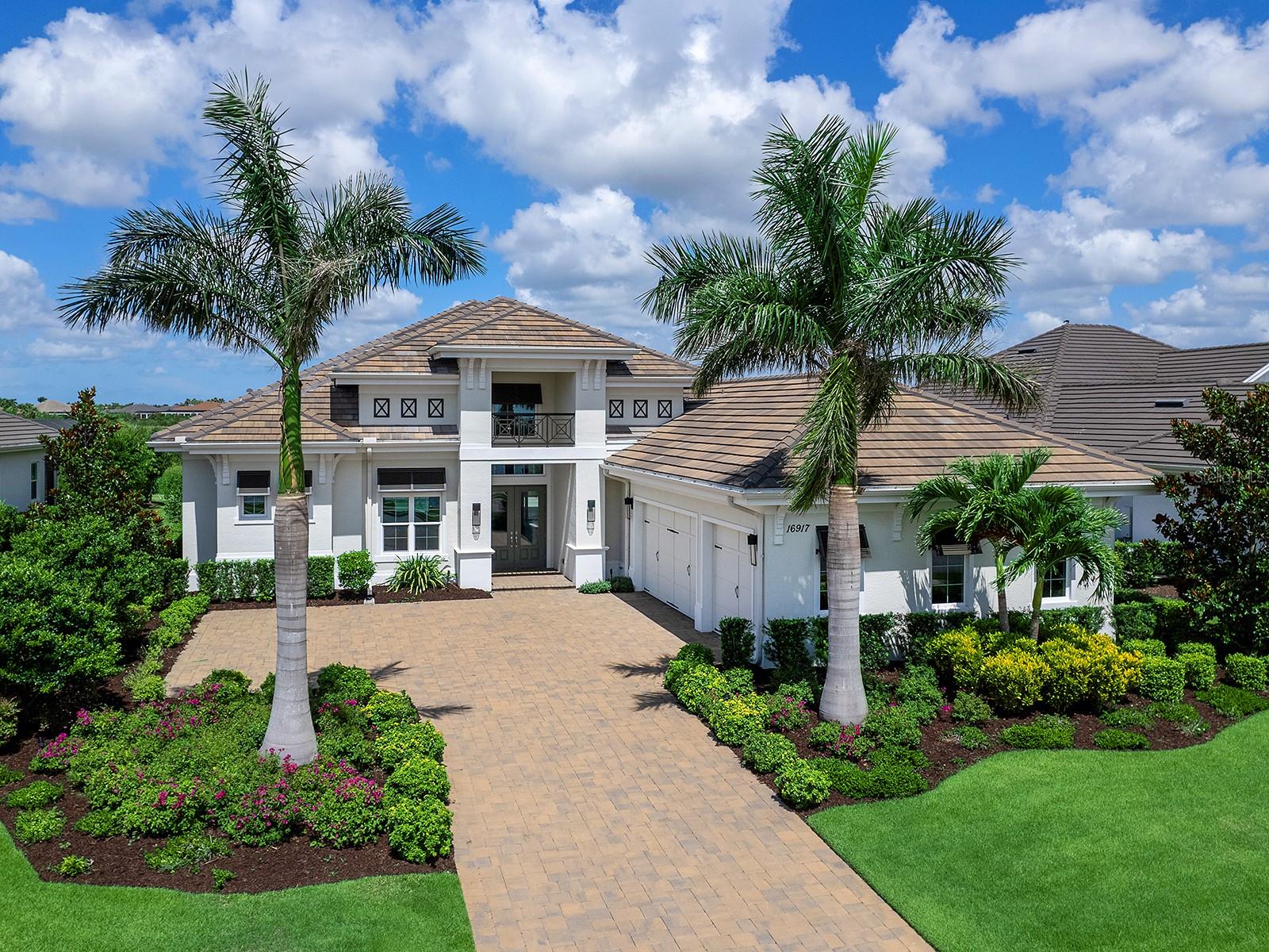 LAKE CLUB - Residential