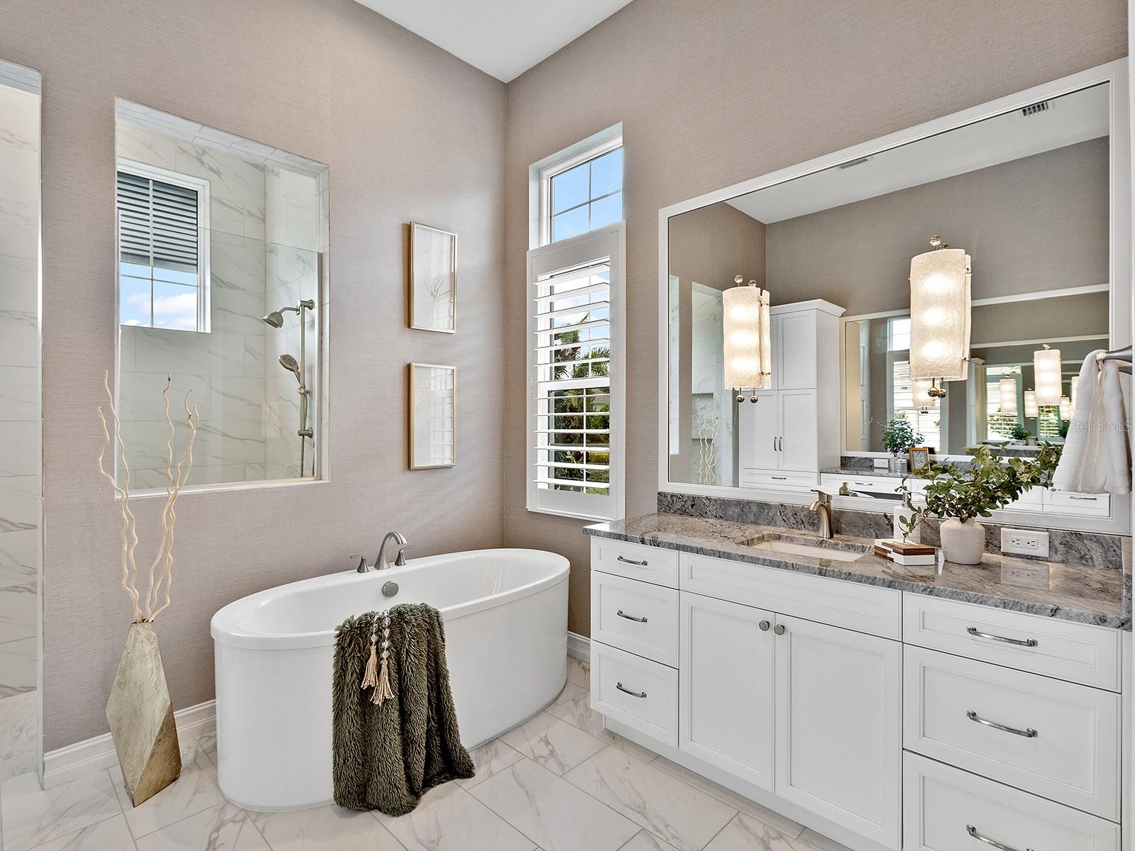 LAKE CLUB - Residential