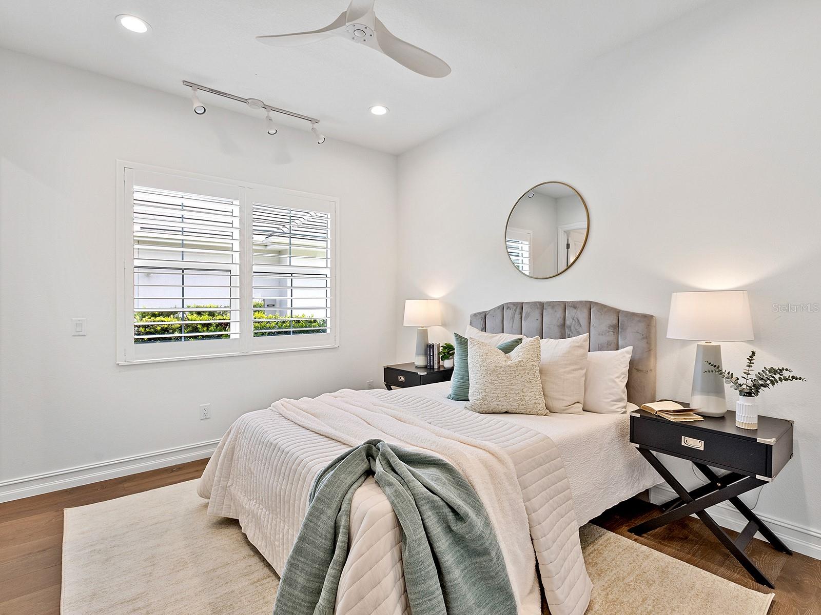 LAKE CLUB - Residential