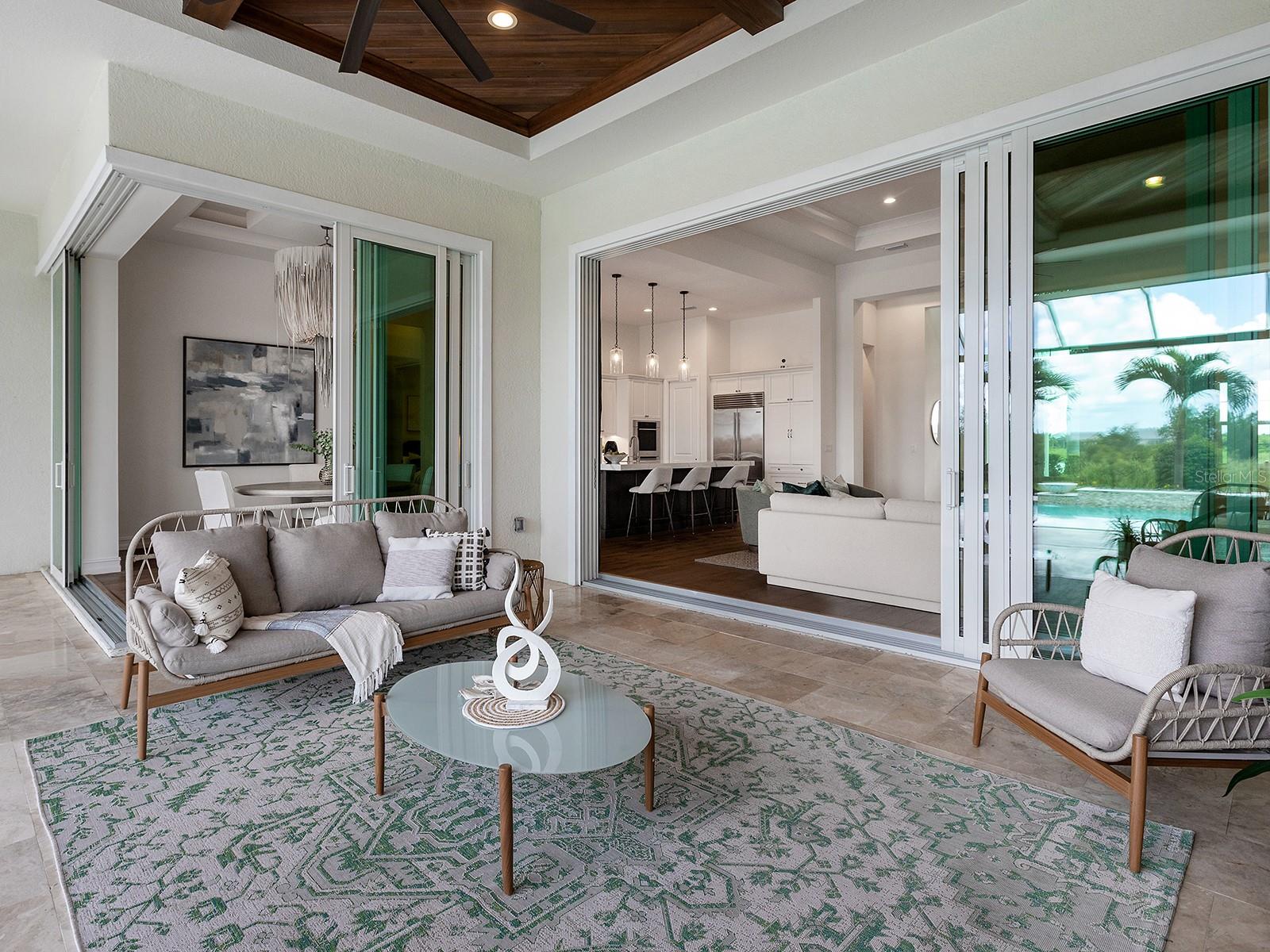 LAKE CLUB - Residential