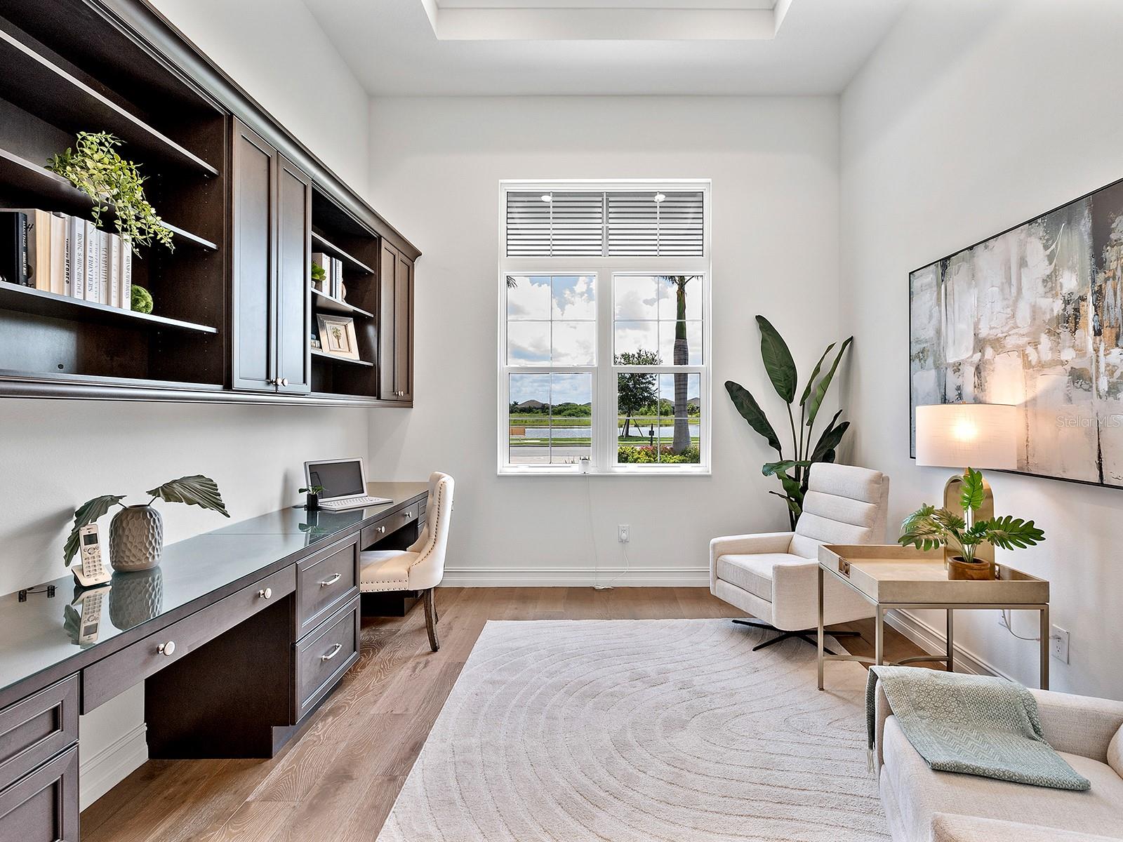 LAKE CLUB - Residential