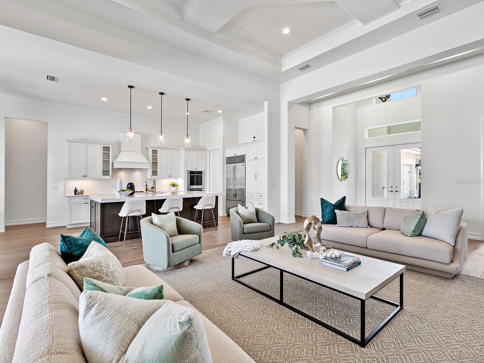 LAKE CLUB - Residential