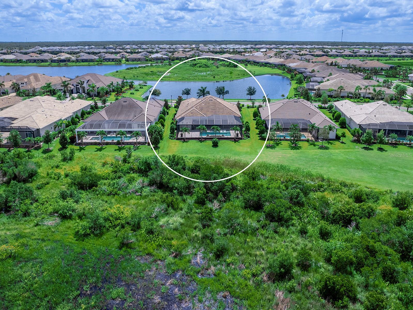 LAKE CLUB - Residential