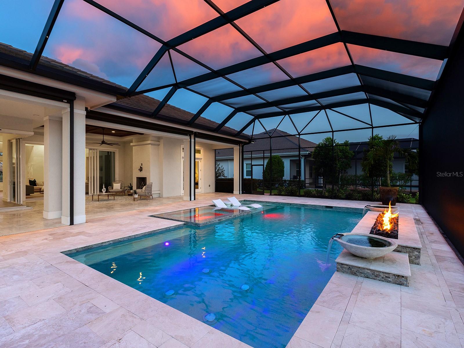 LAKE CLUB - Residential