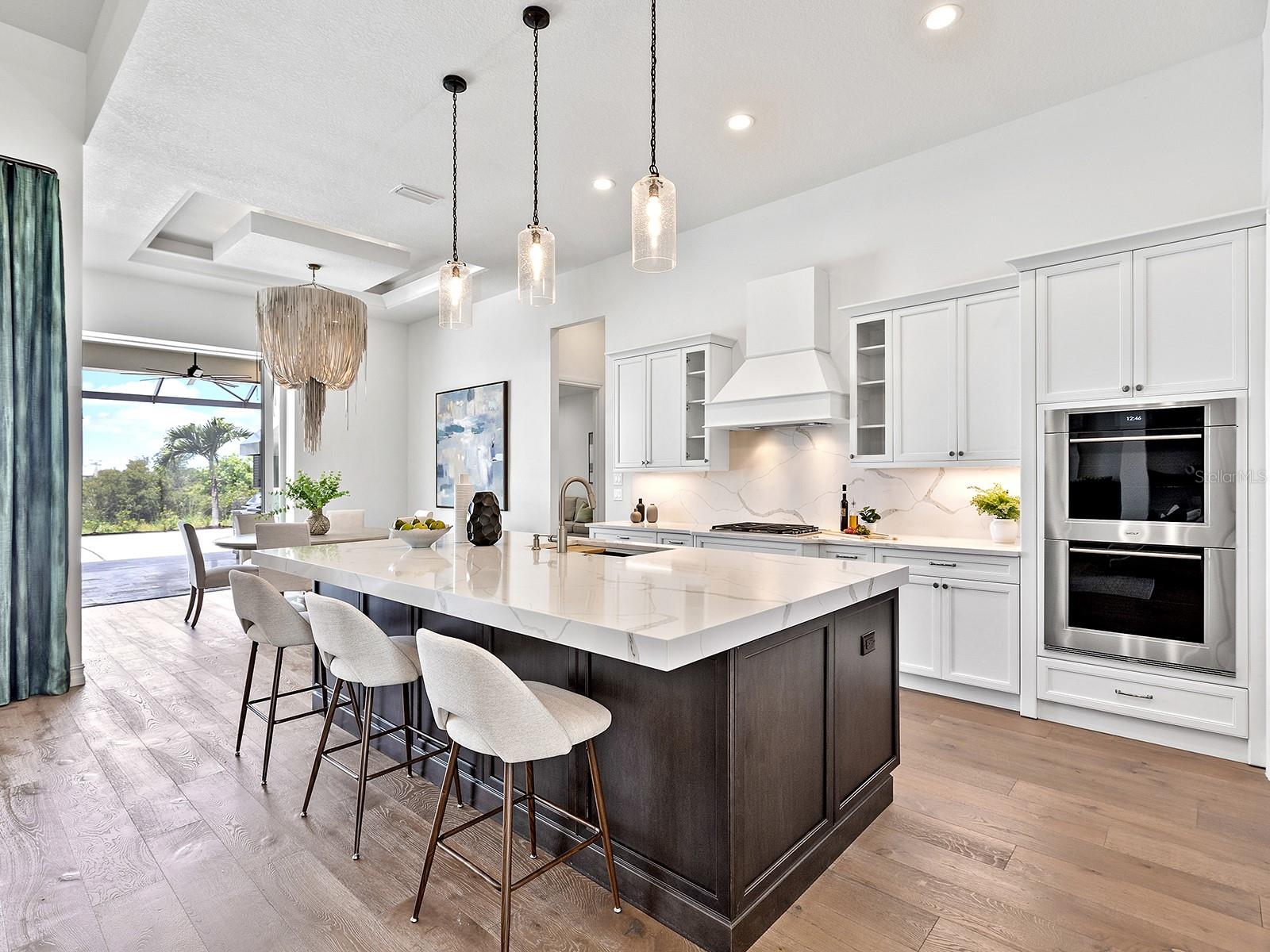 LAKE CLUB - Residential