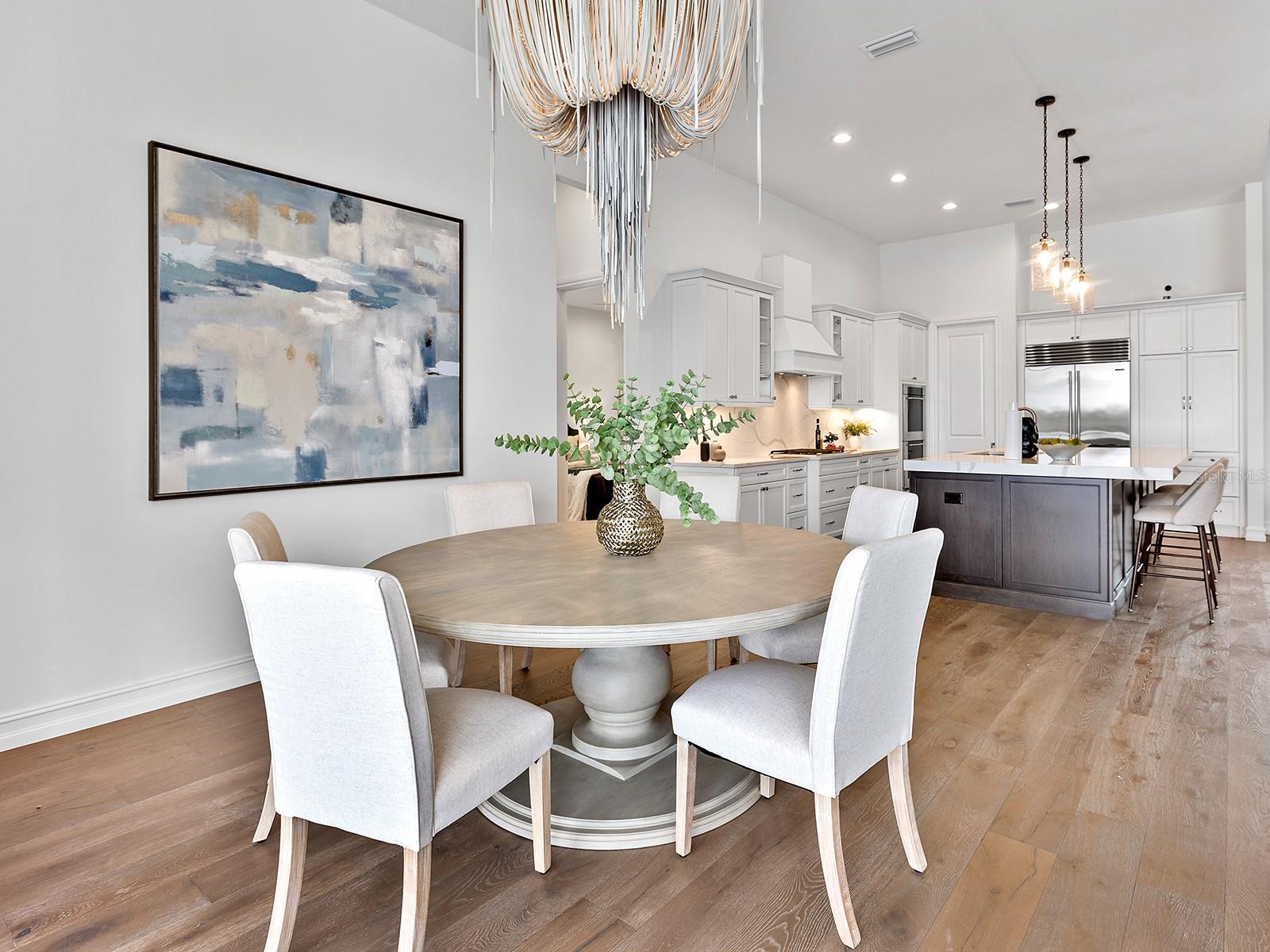 LAKE CLUB - Residential