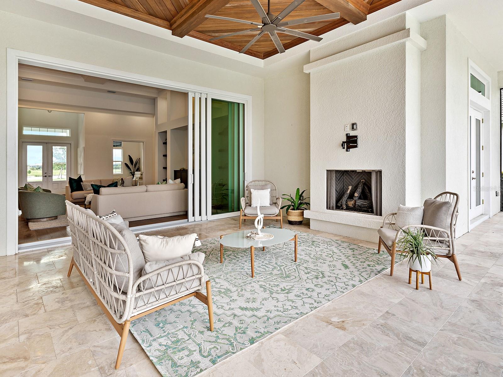 LAKE CLUB - Residential