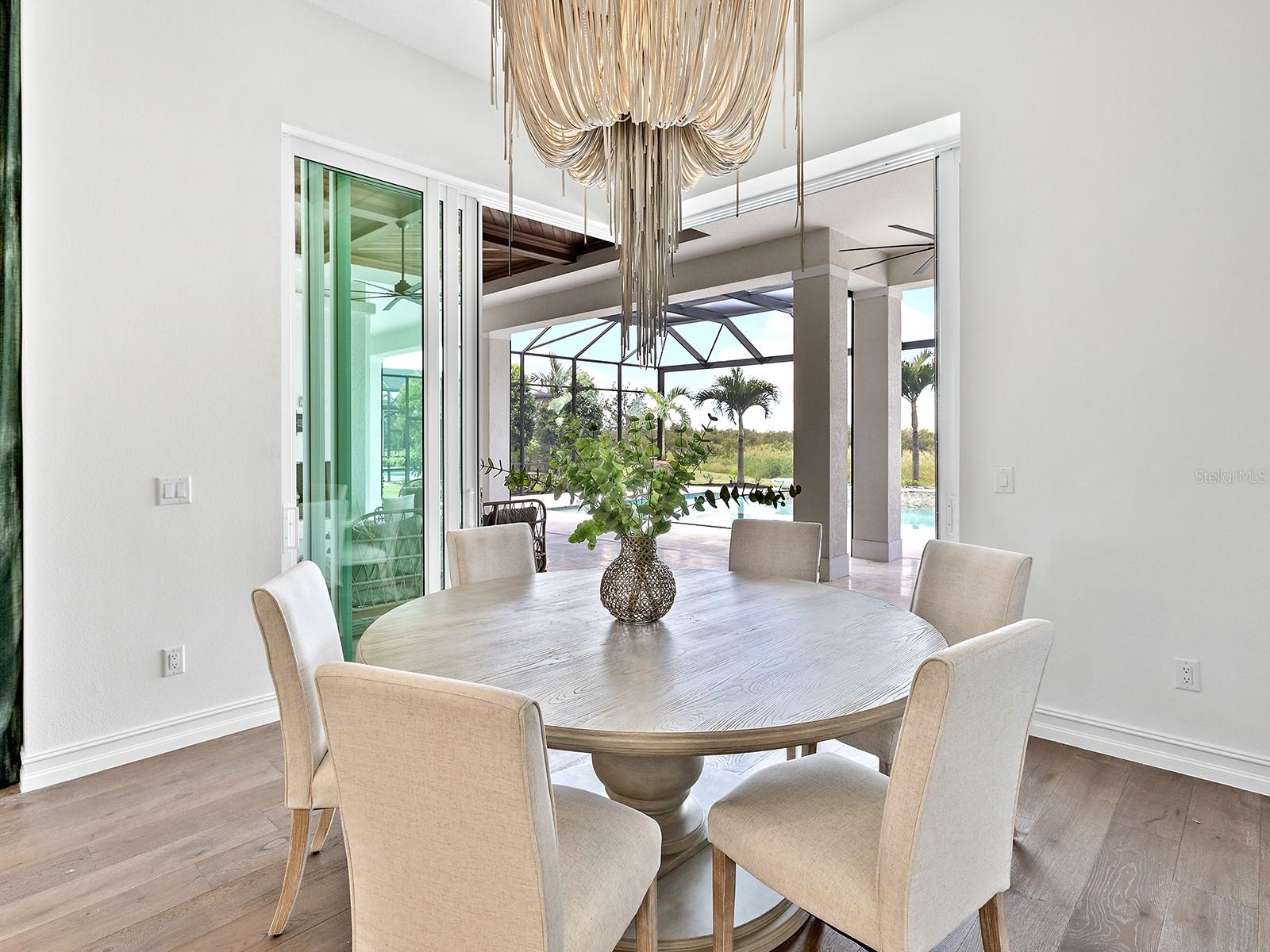 LAKE CLUB - Residential