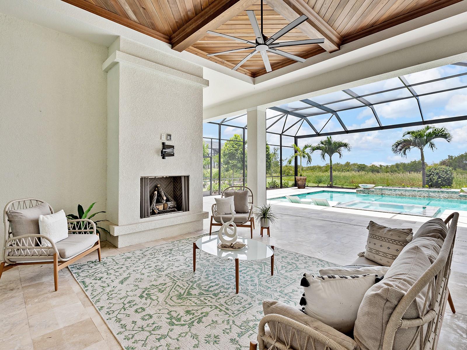 LAKE CLUB - Residential