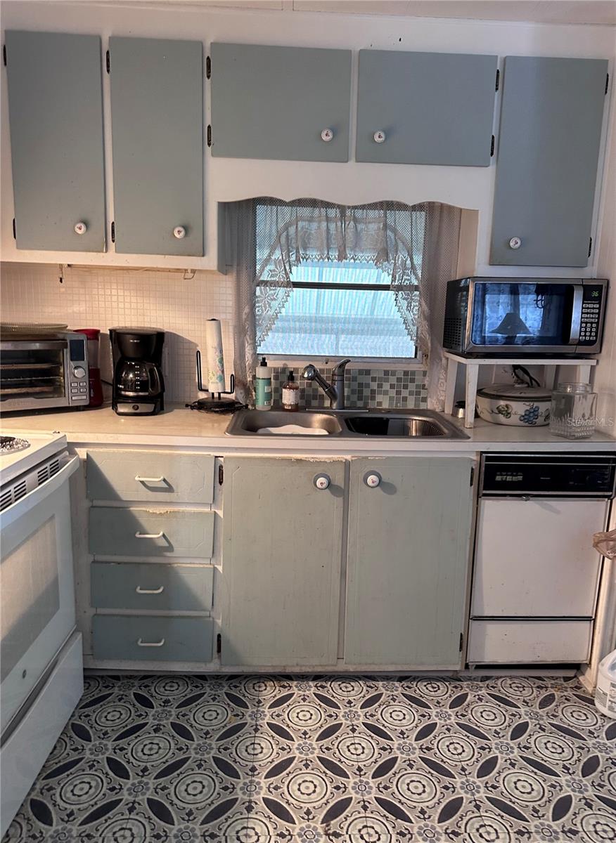 FAIRWAY VILLAGE MOBILE HOME PARK UNREC - Residential