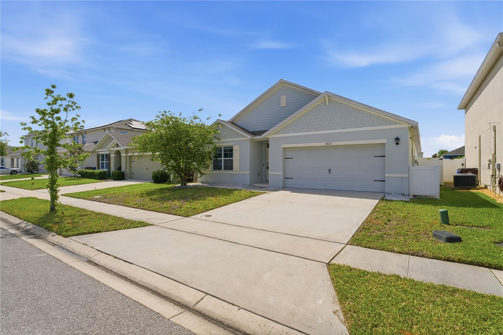 1823 BLUEPOINT STREET