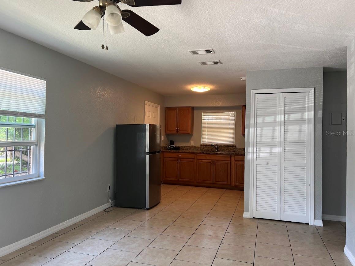 OVERSTREET SUNSET SUB - Residential Lease