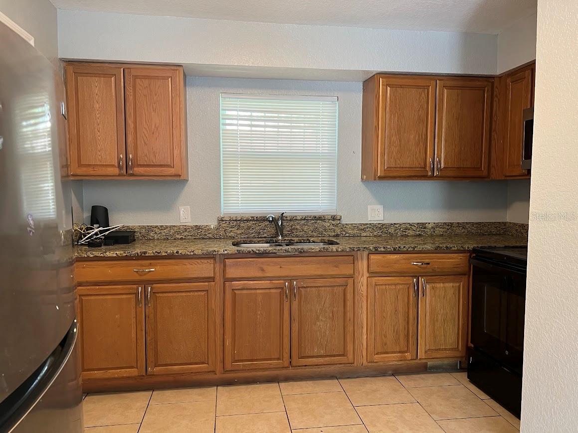 OVERSTREET SUNSET SUB - Residential Lease