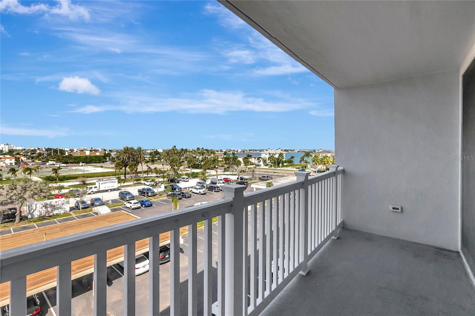 TREASURE ISLAND TENNIS & YACHT CLUB - Residential