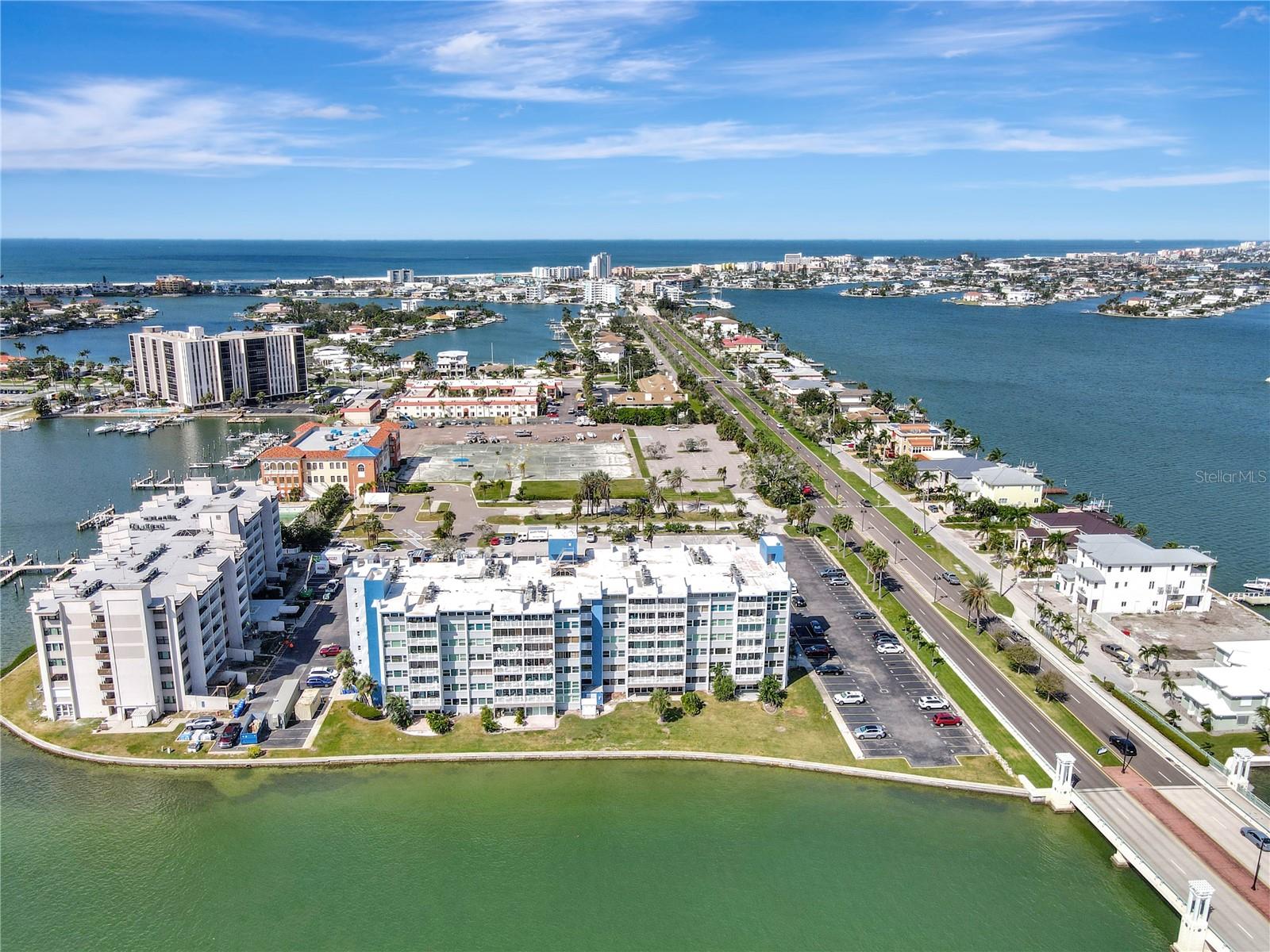 TREASURE ISLAND TENNIS & YACHT CLUB - Residential