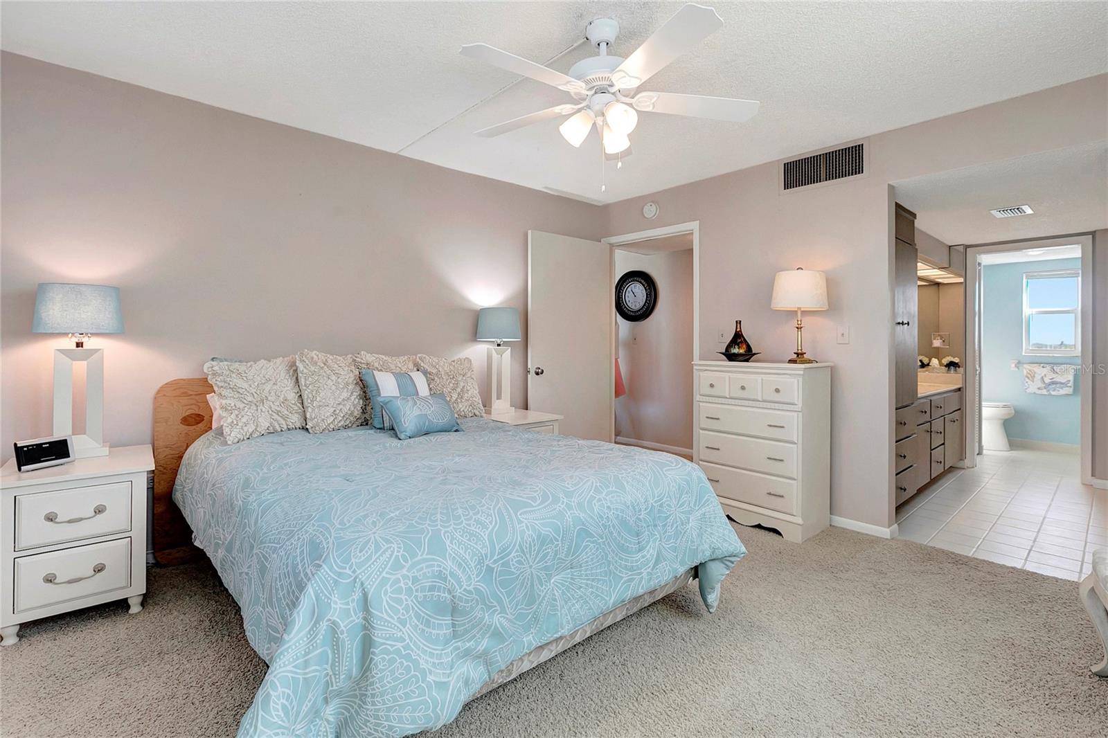 TREASURE ISLAND TENNIS & YACHT CLUB - Residential