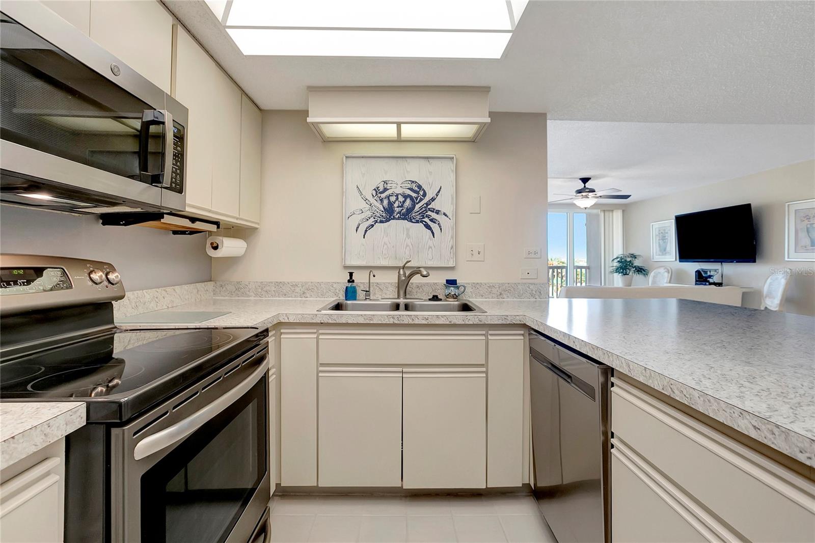 TREASURE ISLAND TENNIS & YACHT CLUB - Residential