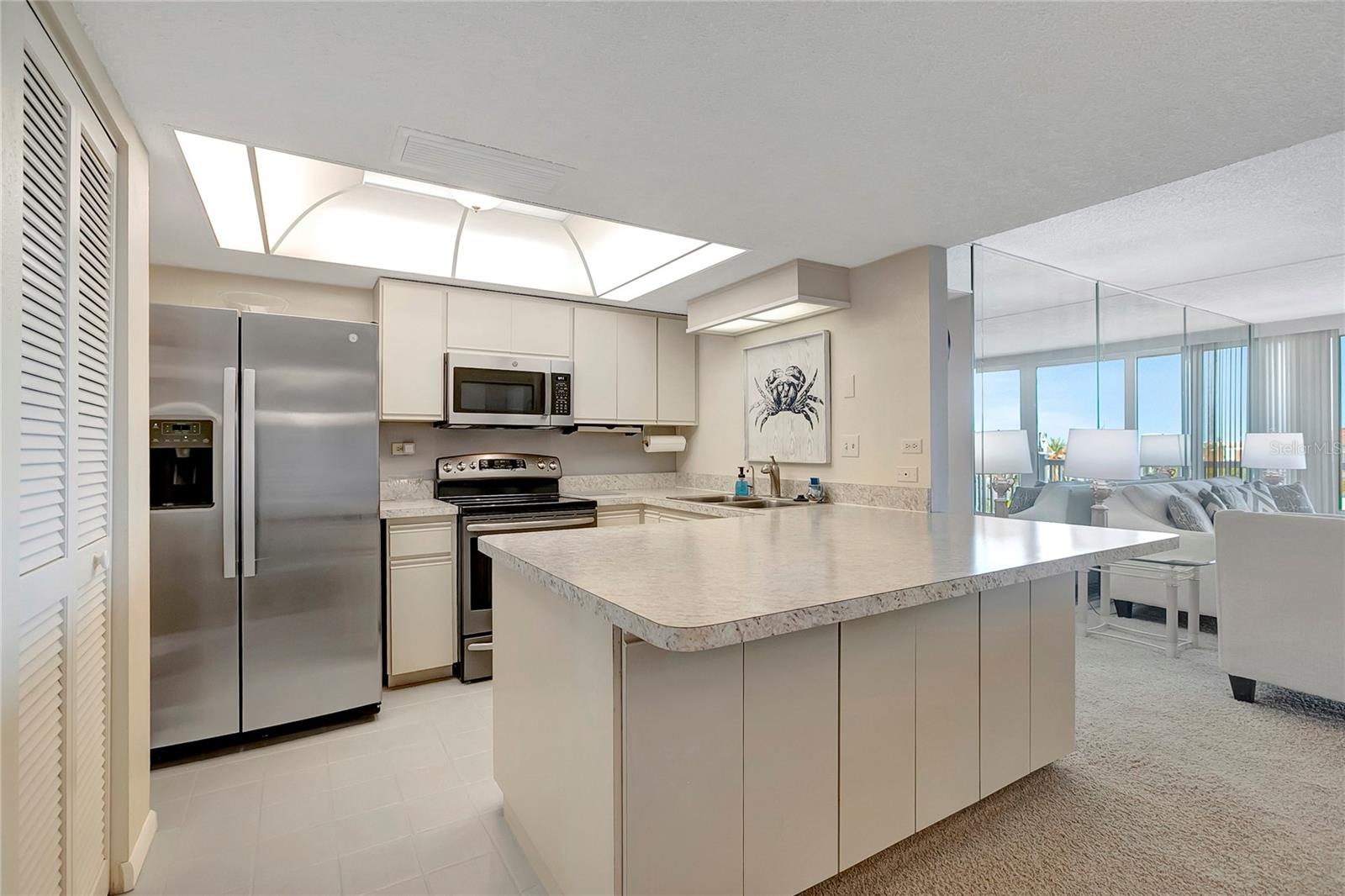 TREASURE ISLAND TENNIS & YACHT CLUB - Residential