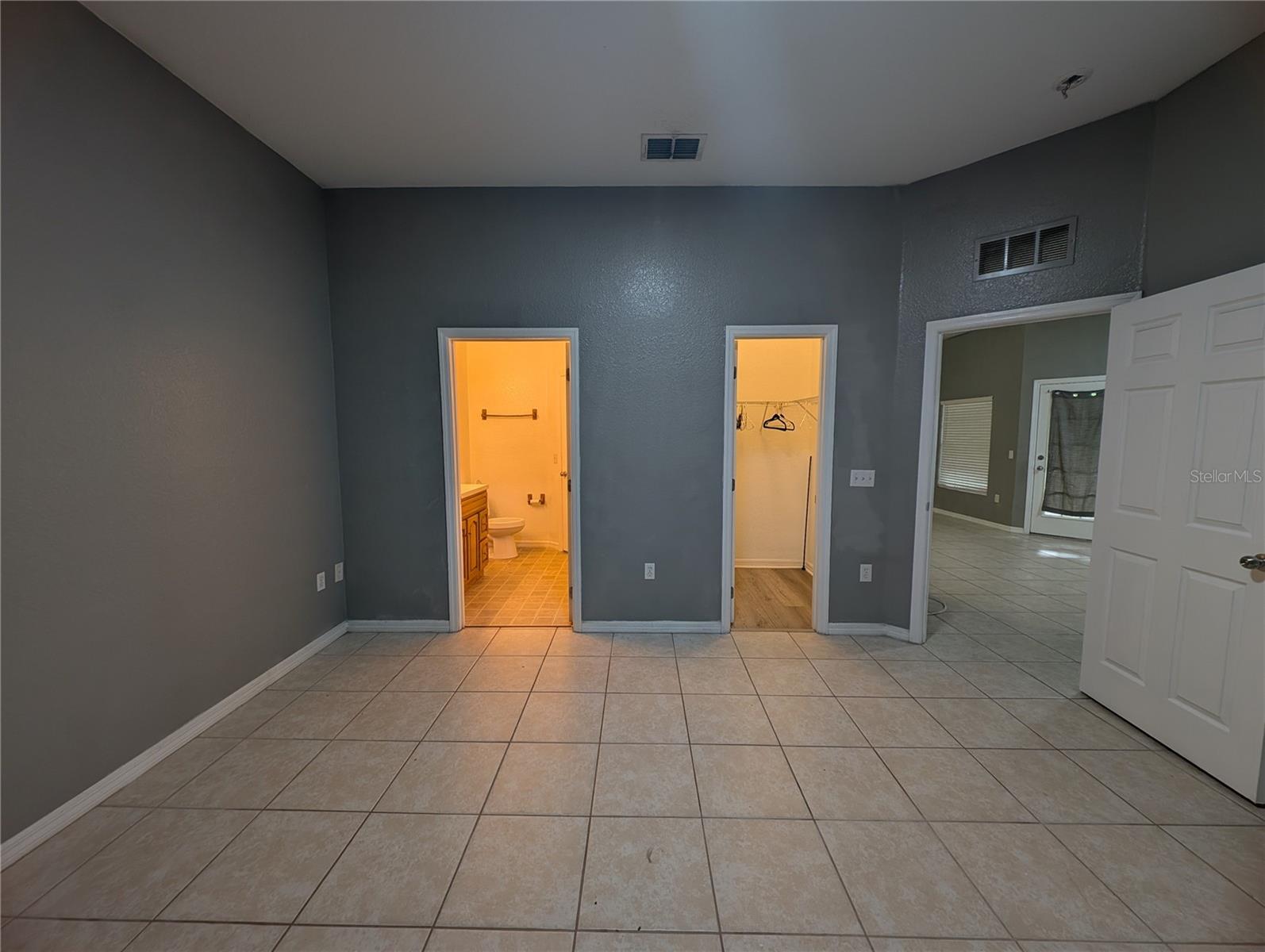 OAK RIDGE CONDO - Residential Lease