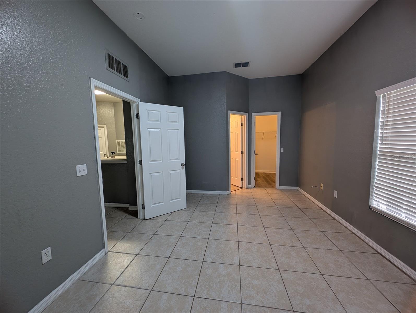 OAK RIDGE CONDO - Residential Lease