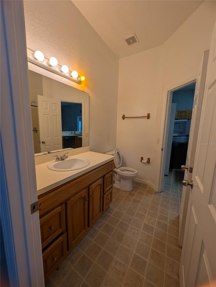 OAK RIDGE CONDO - Residential Lease