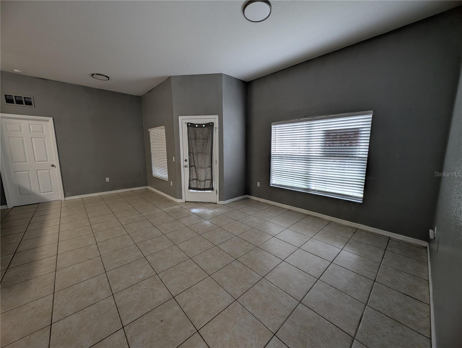 OAK RIDGE CONDO - Residential Lease