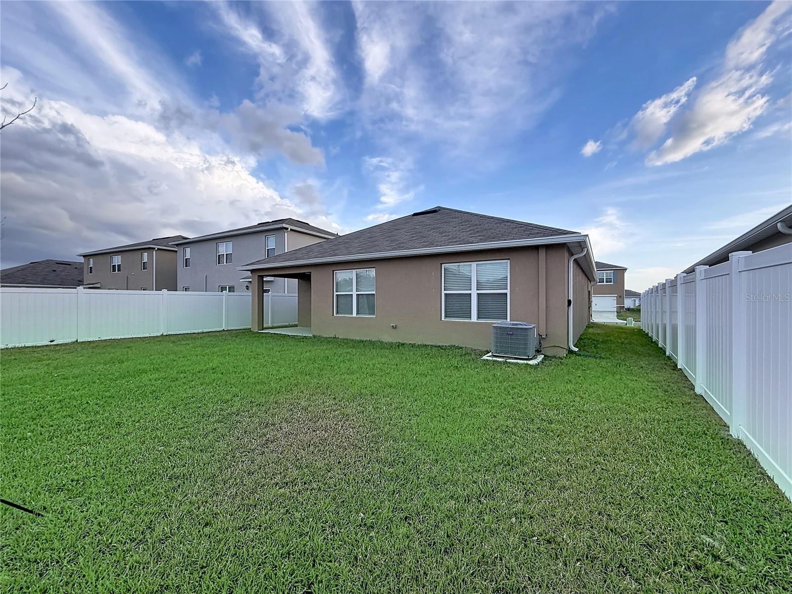 LAKES/LAUREL HLNDS PH 3A - Residential